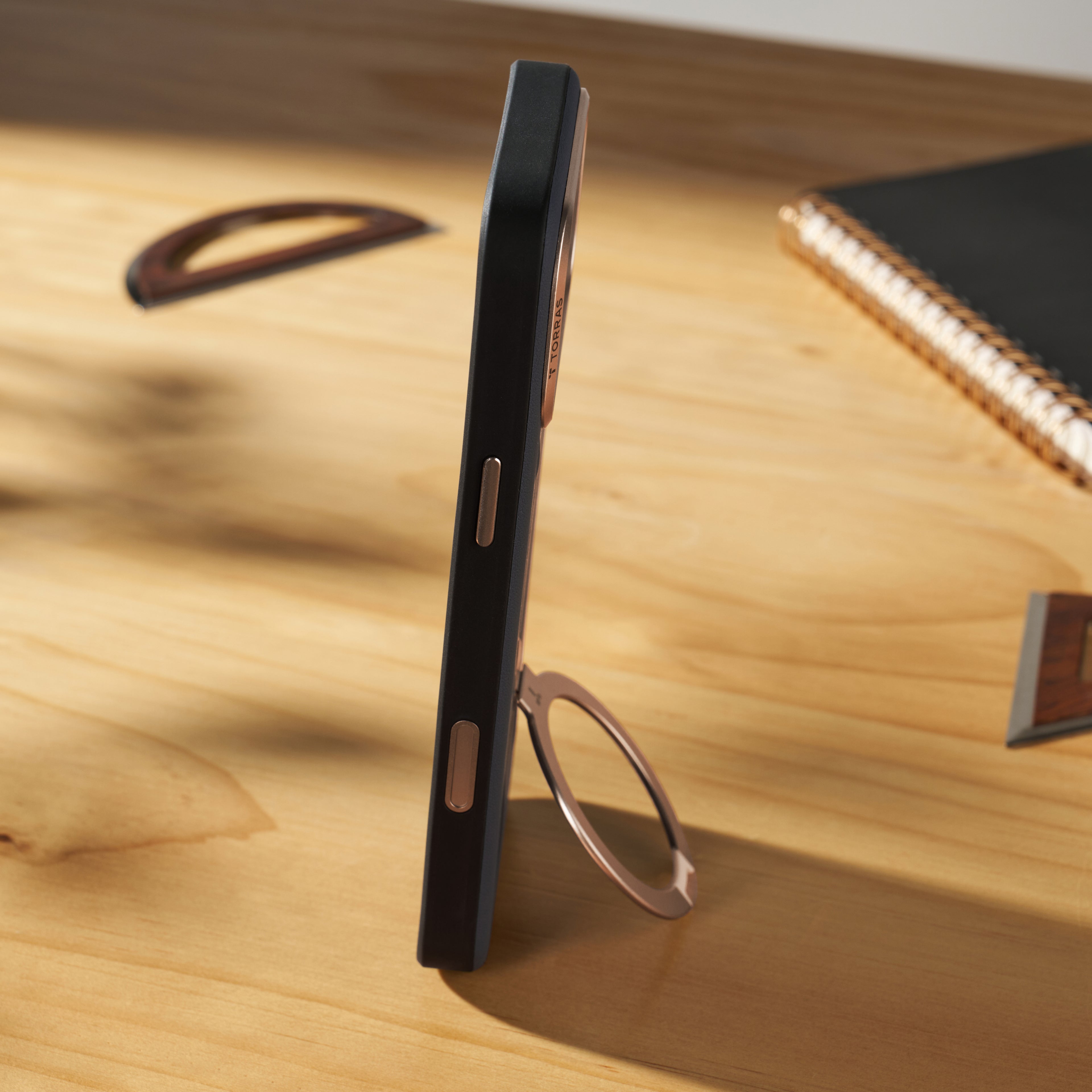 case_vegskin_ip17 brown_product_12_4638cc32 bd7c 49cc 9d9d 85d6aef8e5f8